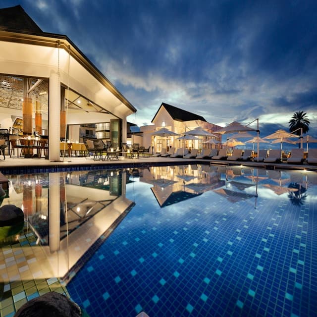 Ocean Breeze Hotel